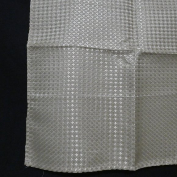 SET OF 19 shiny gold napkin squares - Picture 4 of 8